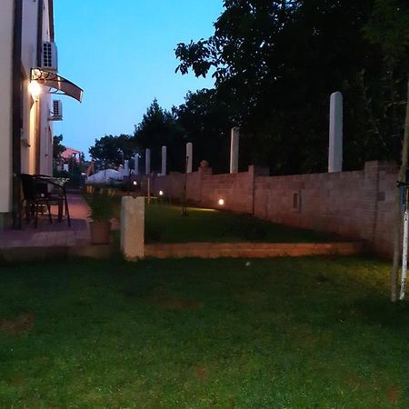 Studio Apartman San 3 Ližnjan エクステリア 写真